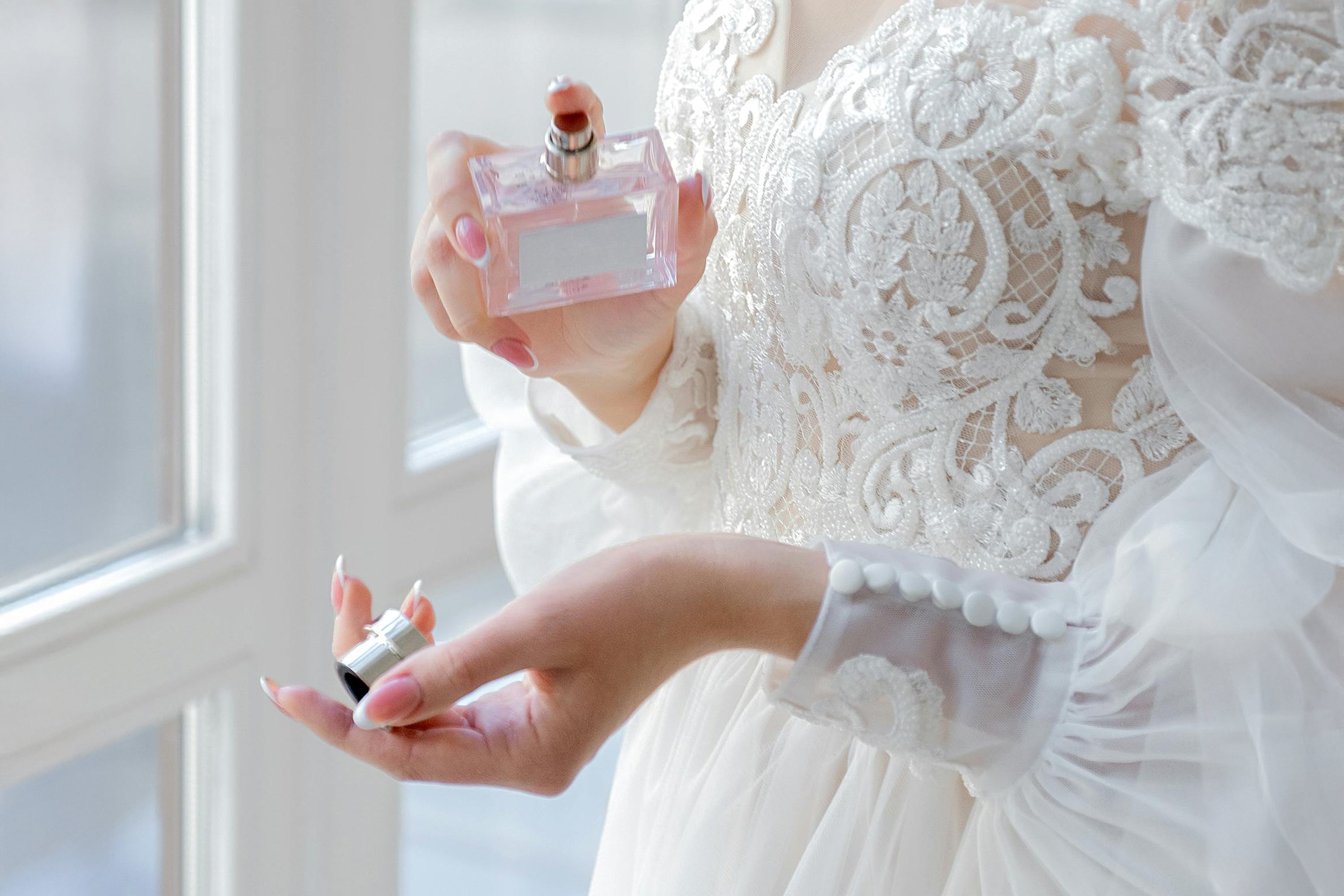 How Skin Type Affects Perfume Longevity & Projection