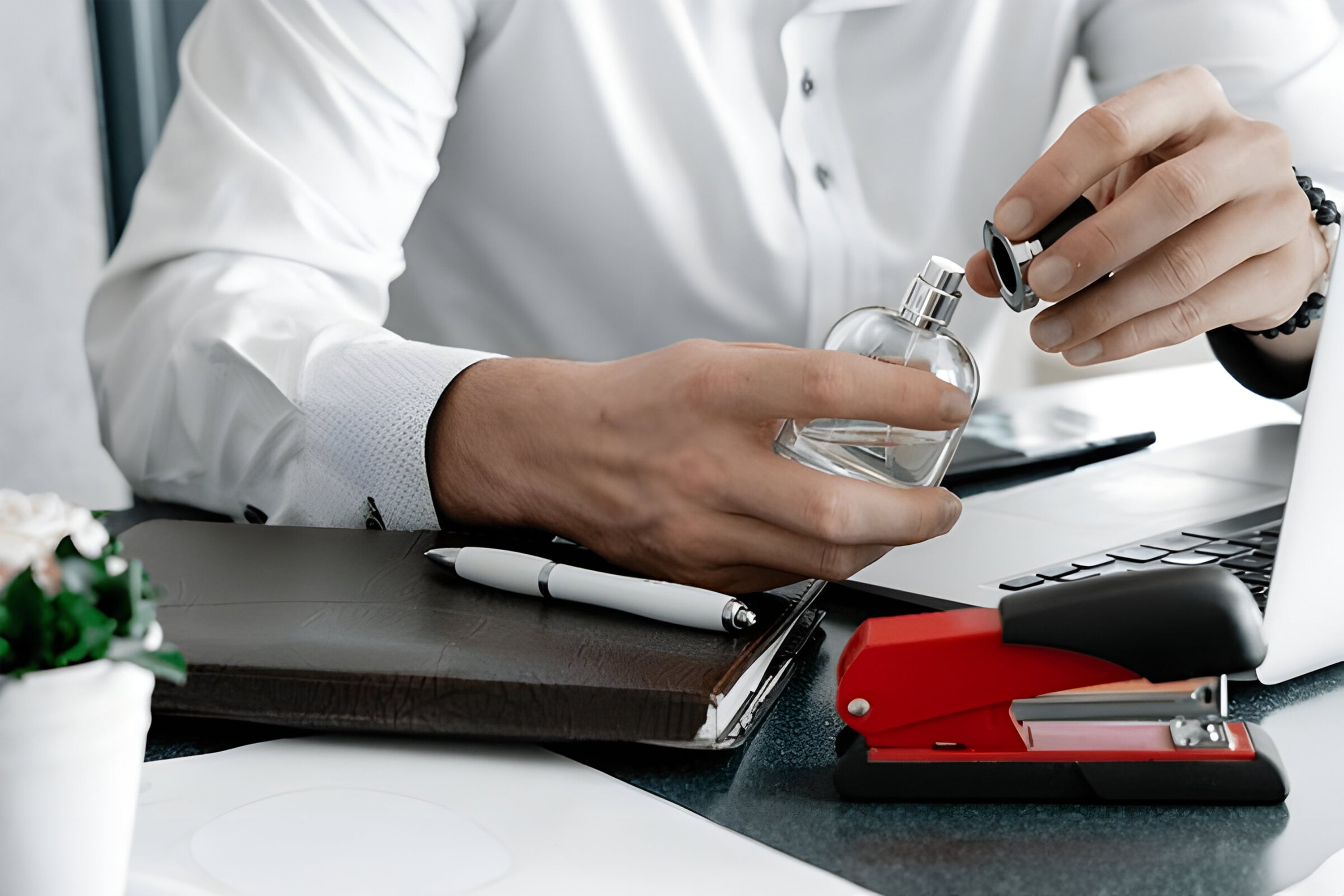 Best Office Perfumes: Scents for the Workplace